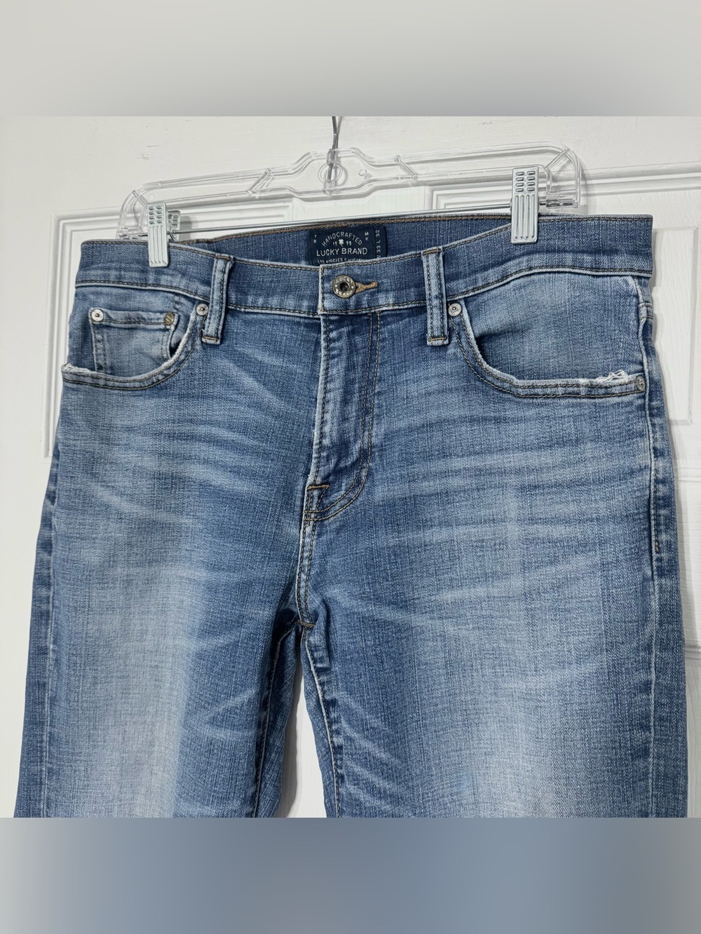 Lucky Brand 221 Original Straight Jeans Distressed Pockets Men’s 33x32 - Picture 2 of 12